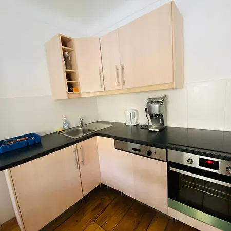 Lejlighed Wohnung, 3 Zimmer, Eines Davon Durchgangszimmer, Ruhig, Zentrum Graz